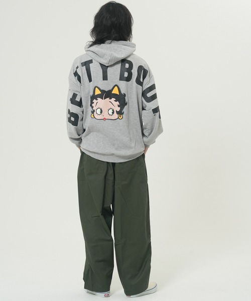 BETTY BOOP（ベティ・ブープ）の「ＢｅｔｔｙバックロゴBIGプルパーカー(M1)（パーカー・メンズ・グレー/オートミール/ブラック・MEDIUM/LARGE/X-LARGE）」の5枚目の写真