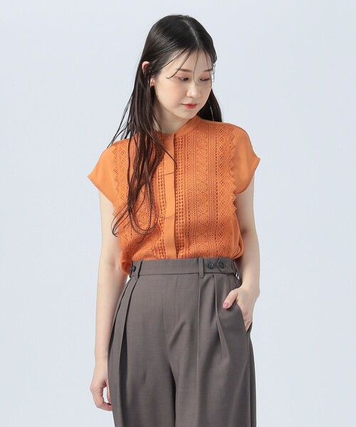 BEAMS HEART(ビームスハート)の「フロント レース フレンチ ブラウス(シャツ/ブラウス・レディース・オレンジ/オフホワイト/ブラック/サックスブルー・FREE)」の4枚目の写真