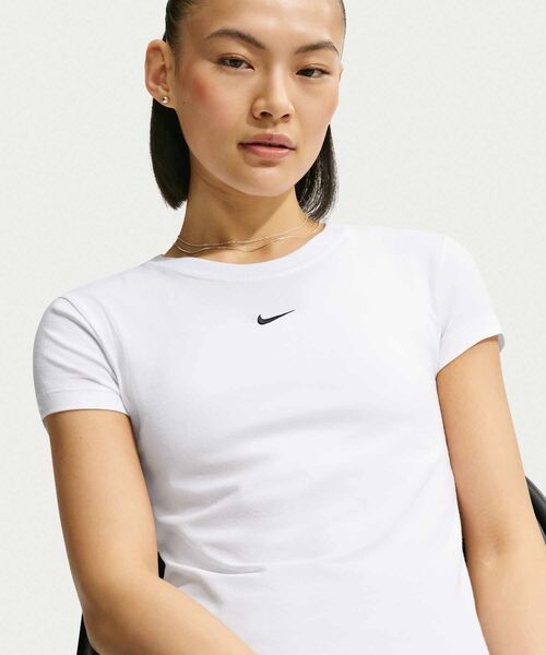 NIKE(ナイキ)の「ナイキ スポーツウェア チル ニット ウィメンズ Tシャツ / Nike Sportswear Chill Knit Women's T-Shirt FV5509-100 White(Tシャツ/カットソー・レディース・ホワイト・S/M/L/2XL/XL/XS)」の4枚目の写真