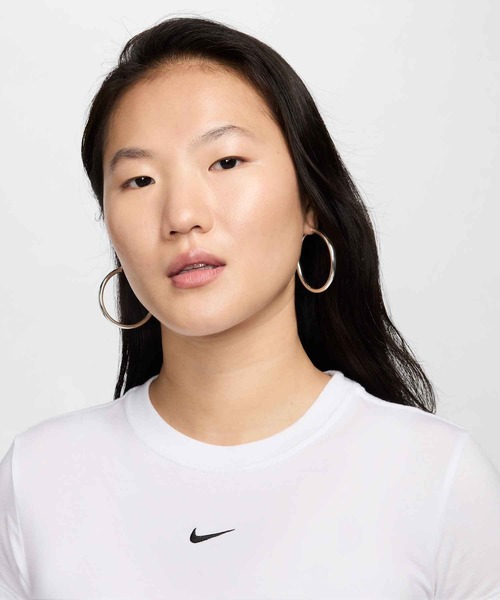 NIKE(ナイキ)の「ナイキ スポーツウェア チル ニット ウィメンズ Tシャツ / Nike Sportswear Chill Knit Women's T-Shirt FV5509-100 White(Tシャツ/カットソー・レディース・ホワイト・S/M/L/2XL/XL/XS)」の2枚目の写真