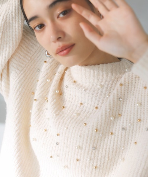 VIS(ビス)の「ビジュー付きニットワンピース(ワンピース・レディース・グレー/レッド/キナリ・FREE)」の10枚目の写真