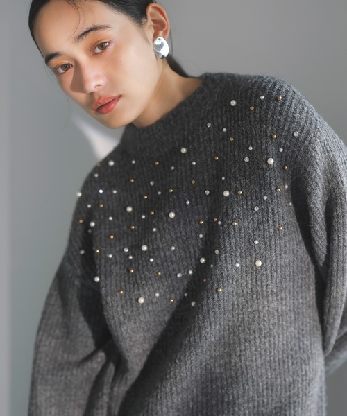VIS(ビス)の「ビジュー付きニットワンピース(ワンピース・レディース・グレー/レッド/キナリ・FREE)」の7枚目の写真