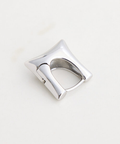 PAPILLONNER(パピヨネ)の「スクエアワンタッチフープピアス(ピアス(両耳用)・レディース・シルバー/ゴールド・FREE)」の7枚目の写真