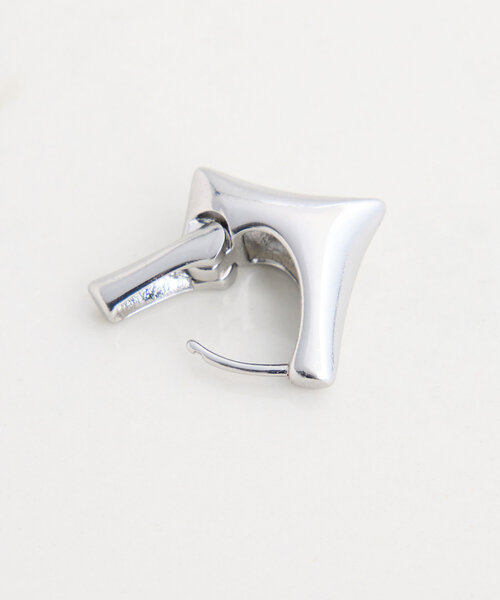 PAPILLONNER(パピヨネ)の「スクエアワンタッチフープピアス(ピアス(両耳用)・レディース・シルバー/ゴールド・FREE)」の8枚目の写真