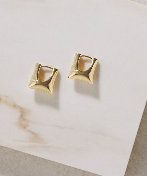 PAPILLONNER(パピヨネ)の「スクエアワンタッチフープピアス(ピアス(両耳用)・レディース・シルバー/ゴールド・FREE)」の9枚目の写真