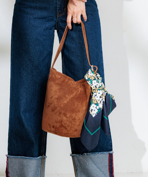 FREAK'S STORE（フリークスストア）の「バケツ型 フェイクスエードバッグ（ハンドバッグ・レディース・ブラック/キャメル・ONE SIZE）」の12枚目の写真