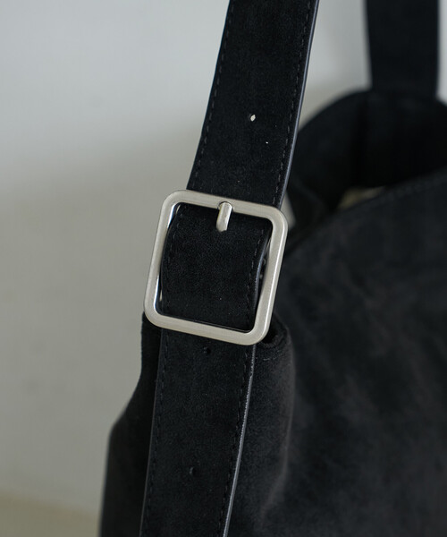 FREAK'S STORE（フリークスストア）の「バケツ型 フェイクスエードバッグ（ハンドバッグ・レディース・ブラック/キャメル・ONE SIZE）」の16枚目の写真