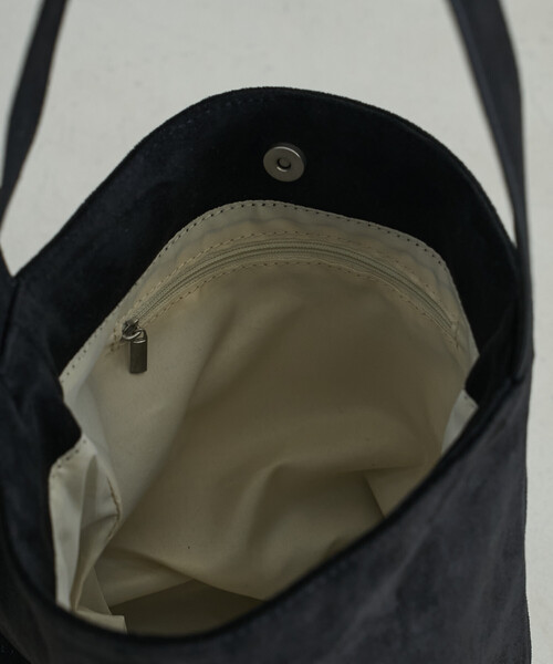 FREAK'S STORE（フリークスストア）の「バケツ型 フェイクスエードバッグ（ハンドバッグ・レディース・ブラック/キャメル・ONE SIZE）」の17枚目の写真