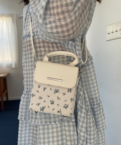 poiregnee（ポワニェ）の「［select］花柄バッグ（ショルダーバッグ・レディース・ブルー/ピンク・FREE）」の2枚目の写真