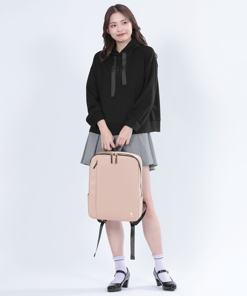 MARY QUANT（マリークワント）の「スクエアマルチファンクション