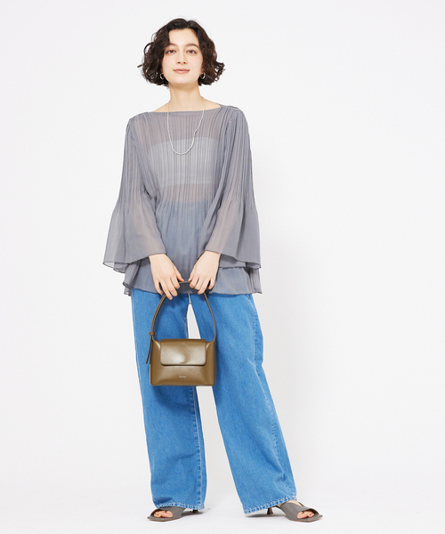 qualite(カリテ)の「ランダムプリーツフレアーブラウス/春服/オフィスカジュアル/シアーシャツ(シャツ/ブラウス・レディース・オフホワイト/チャコールグレー・フリー)」の12枚目の写真