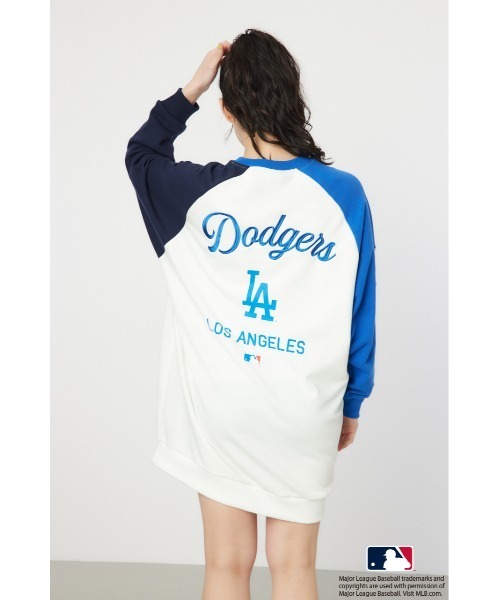 RODEO CROWNS WIDE BOWL(ロデオクラウンズワイドボウル)の「MLBラグランスウェットワンピース(ワンピース・レディース・オフホワイト/ネイビー/グレー×ホワイト・FREE)」の10枚目の写真