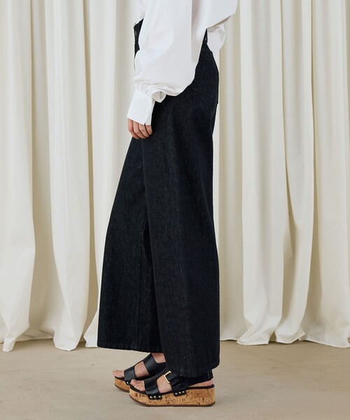 DES PRES(デ・プレ)の「ブラックデニム ラウンドパンツ(デニムパンツ・レディース・ブラック・36/34/32)」の5枚目の写真