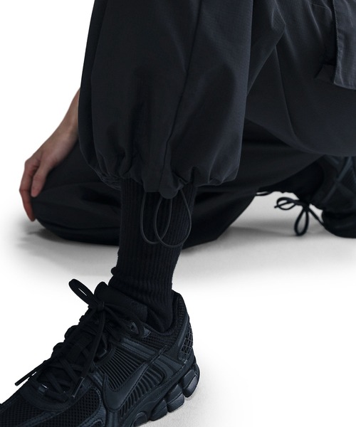 NIKE（ナイキ）の「NIKE WMNS EVRTHNG WVN MR CRGO P HM6977（カーゴパンツ・レディース・ブラウン/ブラック・XS/S）」の10枚目の写真