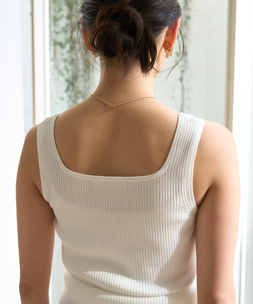 Rouge vif（ルージュヴィフ）の「スクエアネックリブタンクトップ（タンクトップ・レディース・オフホワイト/ブラック/ベージュ・フリー）」の15枚目の写真