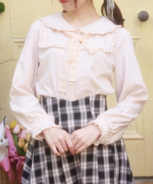 axes femme POETIQUE（アクシーズファムポエティック）の「バブーシュカ付ウサギ刺繍ブラウス（シャツ/ブラウス・レディース・ピンク/キナリ/ネイビー・MEDIUM）」の6枚目の写真