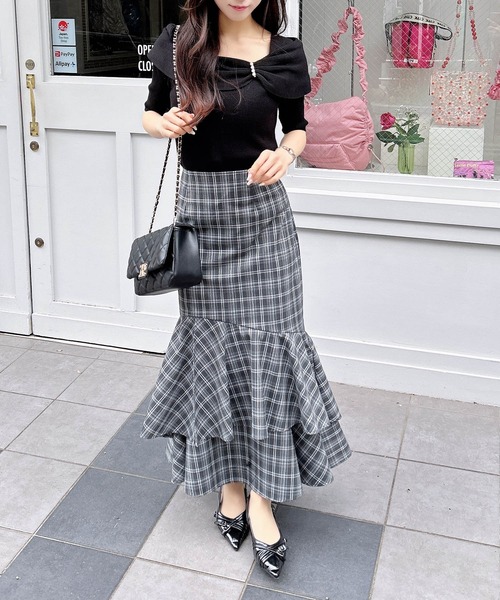 INGNI（イング）の「エンブレム付キルティングショルダーバッグ（ショルダーバッグ・レディース・ブラック/オフホワイト/ピンク/ピンクベージュ・-）」の10枚目の写真