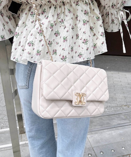 Daphne ホワイト キルティングショルダーバッグ アンドカワイイ And Kawaii ショルダーバッグ キルティング