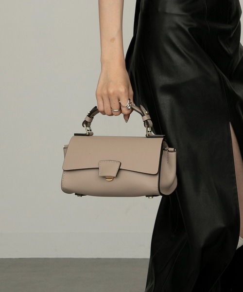 LORISTELLA（ロリステッラ）の「【LORISTELLA】レザーフラップ2WAYハンドバッグ ショルダーバッグ BETTILOU 2837N（ショルダーバッグ・レディース・ピンク/ブラック/グレイッシュベージュ・FREE）」の22枚目の写真