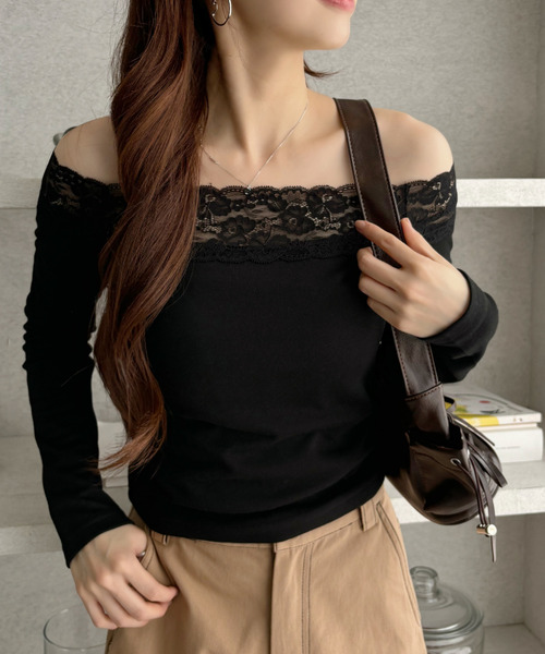 Ada.(エイダ)の「レース切り替え オフショル カットソー(Tシャツ/カットソー・レディース・ブラック/ホワイト・FREE)」の2枚目の写真