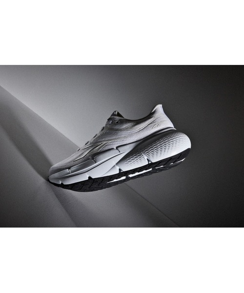 Reebok(リーボック)の「ジグ二ション / ZIGNITION(スニーカー・レディース・ホワイト/ブラック・22.5cm/23.0cm/23.5cm/24.5cm/24.0cm/25.0cm/25.5cm/26.0cm)」の4枚目の写真