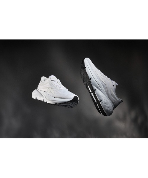 Reebok(リーボック)の「ジグ二ション / ZIGNITION(スニーカー・レディース・ホワイト/ブラック・22.5cm/23.0cm/23.5cm/24.5cm/24.0cm/25.0cm/25.5cm/26.0cm)」の5枚目の写真
