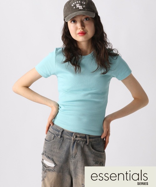 FOREVER 21（フォーエバー トゥエンティーワン）の「【2025SS】リブコンパクトＴシャツ（Tシャツ/カットソー・レディース・オフホワイト/ブラック/イエロー/ブルー・MEDIUM/SMALL）」の4枚目の写真