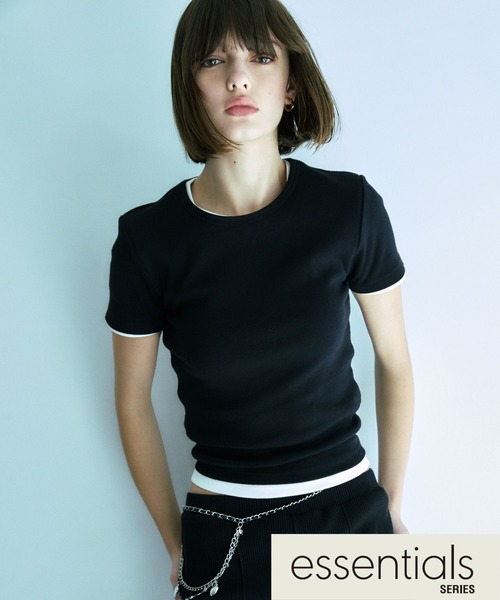 FOREVER 21（フォーエバー トゥエンティーワン）の「【2025SS】リブコンパクトＴシャツ（Tシャツ/カットソー・レディース・オフホワイト/ブラック/イエロー/ブルー・MEDIUM/SMALL）」の3枚目の写真