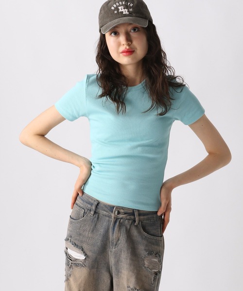 FOREVER 21（フォーエバー トゥエンティーワン）の「【2025SS】リブコンパクトＴシャツ（Tシャツ/カットソー・レディース・オフホワイト/ブラック/イエロー/ブルー・MEDIUM/SMALL）」の16枚目の写真