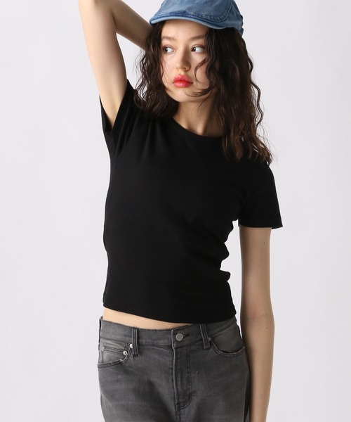 FOREVER 21（フォーエバー トゥエンティーワン）の「【2025SS】リブコンパクトＴシャツ（Tシャツ/カットソー・レディース・オフホワイト/ブラック/イエロー/ブルー・MEDIUM/SMALL）」の20枚目の写真