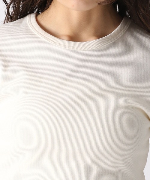 FOREVER 21（フォーエバー トゥエンティーワン）の「【2025SS】リブコンパクトＴシャツ（Tシャツ/カットソー・レディース・オフホワイト/ブラック/イエロー/ブルー・MEDIUM/SMALL）」の11枚目の写真
