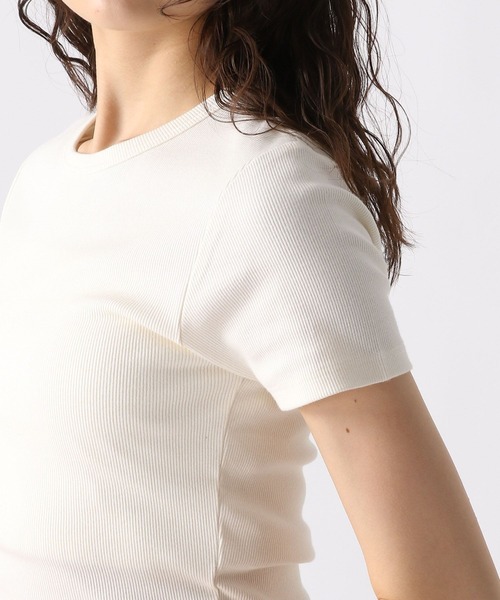 FOREVER 21（フォーエバー トゥエンティーワン）の「【2025SS】リブコンパクトＴシャツ（Tシャツ/カットソー・レディース・オフホワイト/ブラック/イエロー/ブルー・MEDIUM/SMALL）」の10枚目の写真