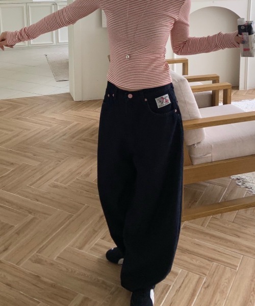 UP START（アップスタート）の「【LAMPOON】ヒップ刺繍バルーンデニムパンツ（デニムパンツ・レディース・ブラック・LARGE/SMALL/MEDIUM）」の17枚目の写真