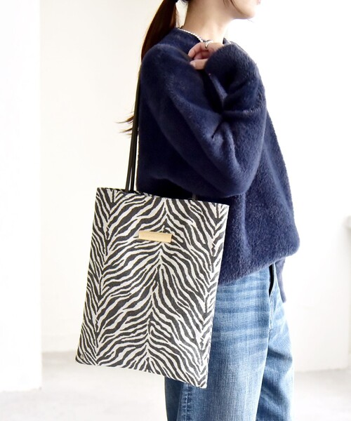 quaranciel（カランシエル）の「quaranciel: 2way アニマル トートバッグ（トートバッグ・レディース・キャメル/チャコールグレー/ブラック・ONE SIZE）」の8枚目の写真