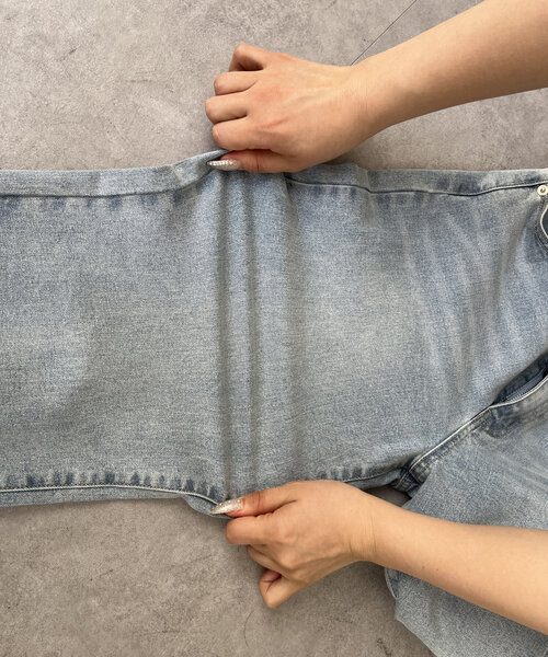 prose verse(プロズヴェール)の「【MOMO】ストレッチスリムストレートデニム(デニムパンツ・レディース・サックスブルー/ブルー/ブラック・PL/PM/TM/TL/LARGE/MEDIUM)」の13枚目の写真