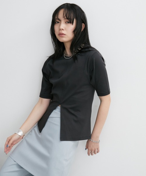 アンドマリートップス黒 セール】センタースリットハーフスリーブトップス（Tシャツ