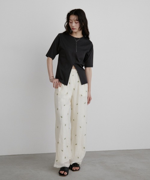 Aunt Marie's(アントマリーズ)の「センタースリットハーフスリーブトップス(Tシャツ/カットソー・レディース・ブラック/ホワイト/グリーン・FREE)」の17枚目の写真