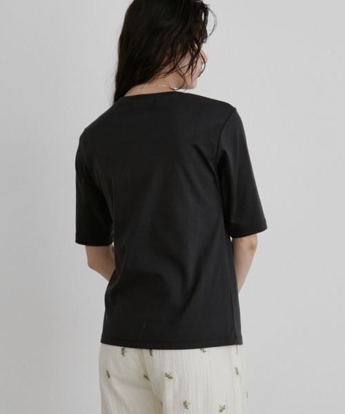 Aunt Marie's(アントマリーズ)の「センタースリットハーフスリーブトップス(Tシャツ/カットソー・レディース・ブラック/ホワイト/グリーン・FREE)」の12枚目の写真