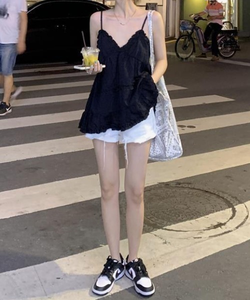 Mejoul（メジュール）の「フリルビスチェチュニック ドット柄 ティアード アウトキャミ ストラップ調整可能（キャミソール・レディース・ホワイト/ブラック・F）」の10枚目の写真