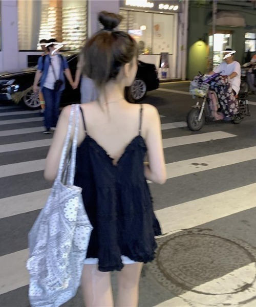 Mejoul（メジュール）の「フリルビスチェチュニック ドット柄 ティアード アウトキャミ ストラップ調整可能（キャミソール・レディース・ホワイト/ブラック・F）」の11枚目の写真