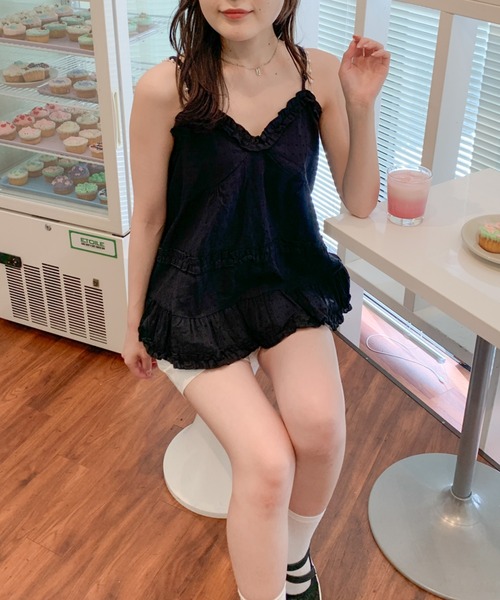 Mejoul（メジュール）の「フリルビスチェチュニック ドット柄 ティアード アウトキャミ ストラップ調整可能（キャミソール・レディース・ホワイト/ブラック・F）」の14枚目の写真