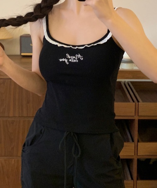 SHEPP(シープ)の「カップ付き レタリング フリルレース キャミ(キャミソール・レディース・ホワイト/ピンク/サックスブルー/ブラック・F)」の2枚目の写真