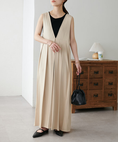 DISCOAT（ディスコート）の「【WEB限定】プリーツサロペット（サロペット/オーバーオール・レディース・ブラック/アイボリー/グレー・MEDIUM）」の4枚目の写真