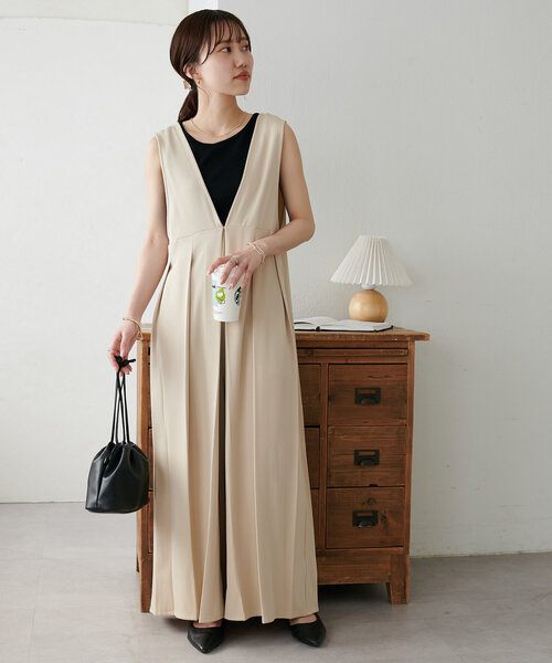 DISCOAT（ディスコート）の「【WEB限定】プリーツサロペット（サロペット/オーバーオール・レディース・ブラック/アイボリー/グレー・MEDIUM）」の5枚目の写真