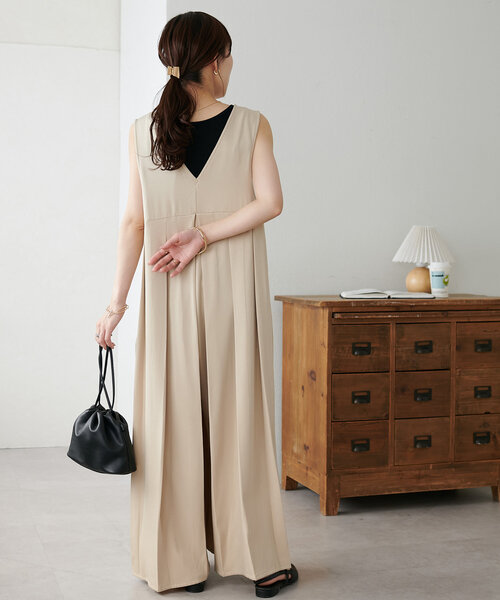 DISCOAT（ディスコート）の「【WEB限定】プリーツサロペット（サロペット/オーバーオール・レディース・ブラック/アイボリー/グレー・MEDIUM）」の7枚目の写真