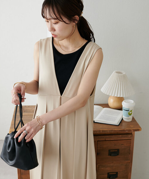 DISCOAT（ディスコート）の「【WEB限定】プリーツサロペット（サロペット/オーバーオール・レディース・ブラック/アイボリー/グレー・MEDIUM）」の8枚目の写真