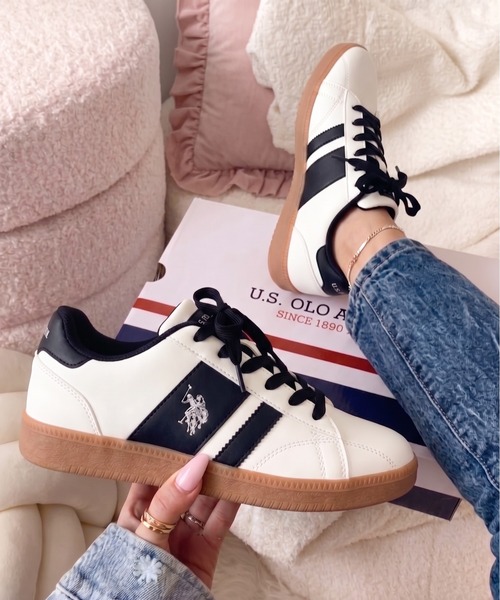U.S. POLO ASSN.(ユーエスポロアッスン)の「U.S. POLO ASSN ラインデザイン カジュアル ローカットスニーカー(スニーカー・レディース・ブラック/ホワイト/ベージュ・22.5cm/23.0cm/23.5cm/24.0cm/24.5cm)」の2枚目の写真