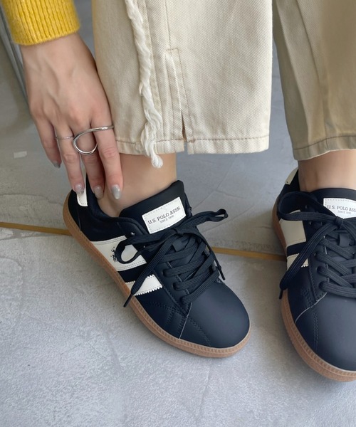 U.S. POLO ASSN.(ユーエスポロアッスン)の「U.S. POLO ASSN ラインデザイン カジュアル ローカットスニーカー(スニーカー・レディース・ブラック/ホワイト/ベージュ・22.5cm/23.0cm/23.5cm/24.0cm/24.5cm)」の4枚目の写真