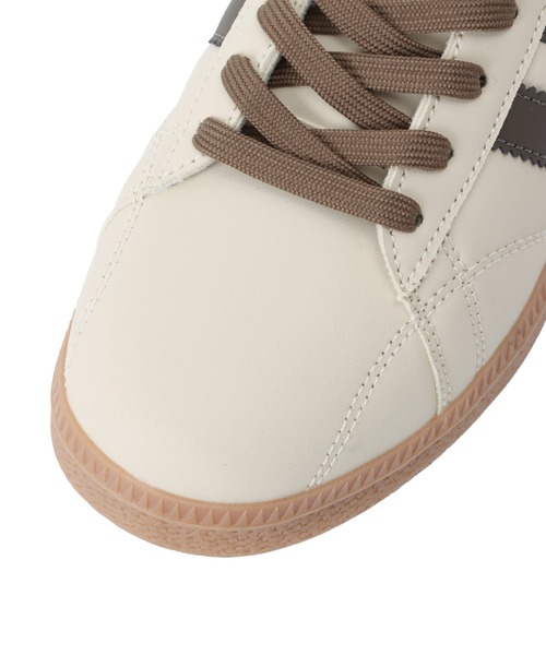 U.S. POLO ASSN.(ユーエスポロアッスン)の「U.S. POLO ASSN ラインデザイン カジュアル ローカットスニーカー(スニーカー・レディース・ブラック/ホワイト/ベージュ・22.5cm/23.0cm/23.5cm/24.0cm/24.5cm)」の21枚目の写真