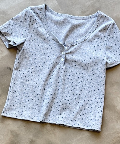 Y2K SYNAPSE FACTORY(ワイツーケー シナプスファクトリー)の「【ボタニカルフラワー】ヘンリーネック半袖Tシャツ(Tシャツ/カットソー・レディース・グレー/ホワイト/クリーム・FREE)」の20枚目の写真